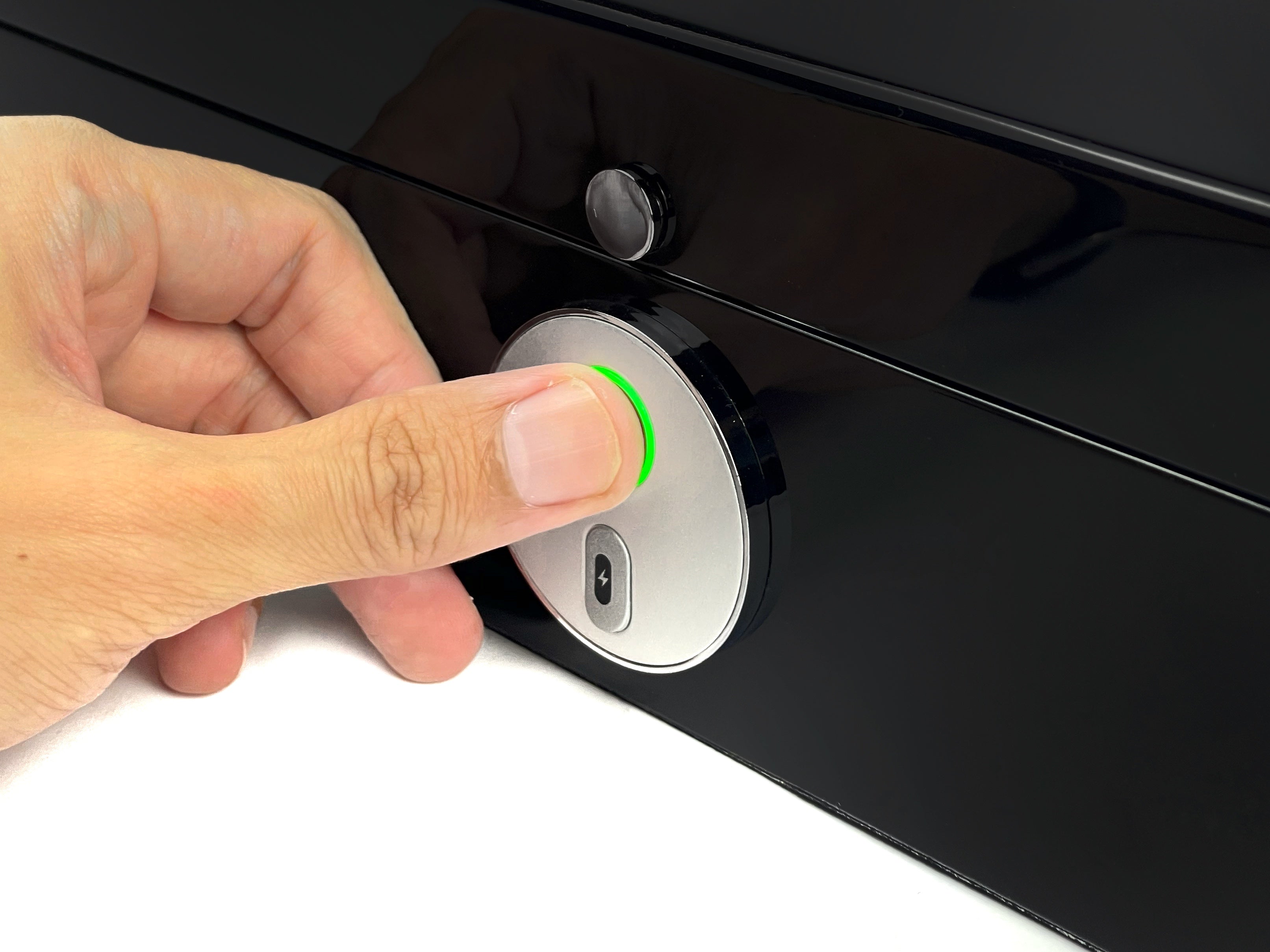 10 Biometric Watch Box (Window)